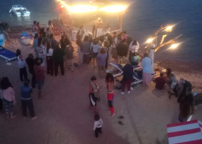 Salah Boutique Camp نويبع